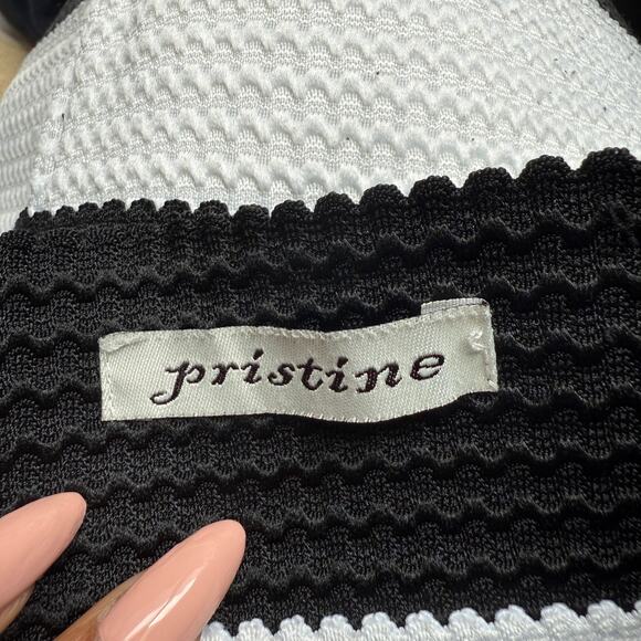 Pristine sz S Black & White Striped Textured Mini Skirt‎ - Picture 4 of 7